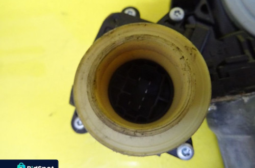 PODNOŚNIK SZYB LEWY TYŁ TOYOTA COROLLA VERSO II MECHANIZM ELEKTRYCZNY NR883
