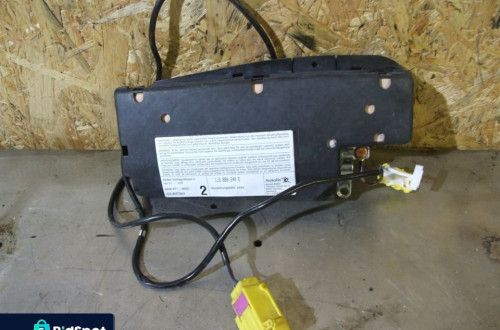 PODUSZKA FOTELA PRAWA 1J3880240E GOLF IV AUDI A3