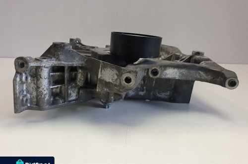 Mercedes W203 1.8 K OSŁONA ROZRZĄDU obudowa