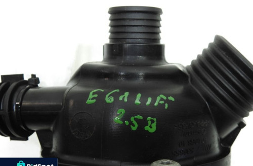 TERMOSTAT OBUDOWA BMW E61 2.5i 7536655