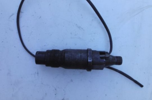 WTRYSKIWACZ WTRYSK STERUJĄCY JEEP  CHEROKEE 2.5TD 3.1TD KCA17S100