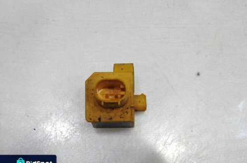 SENSOR UDERZENIOWY MERCEDES W212 A2128210351