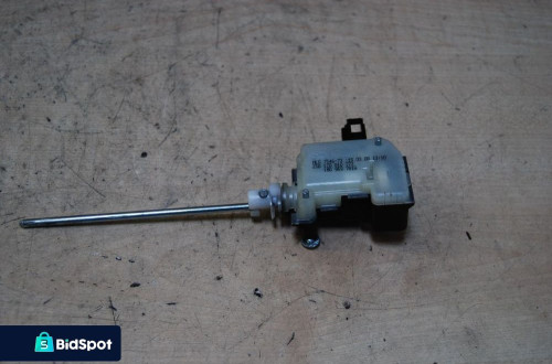SIŁOWNIK KLAPKI WLEWU PALIWA 1Z0810773 SKODA OCTAVIA II AUDI SEAT VW