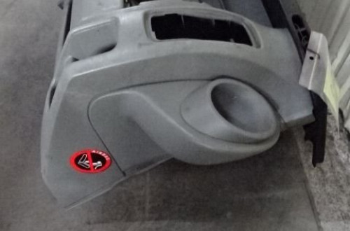 DESKA KONSOLA RENAULT TRAFIC II 01-06 NR258