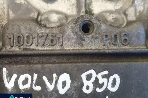 Volvo S60 V70 II 2.0 2.4 T POKRYWA ZAWORÓW 1001761