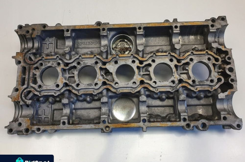 Volvo S60 V70 II 2.0 2.4 T POKRYWA ZAWORÓW 1001761