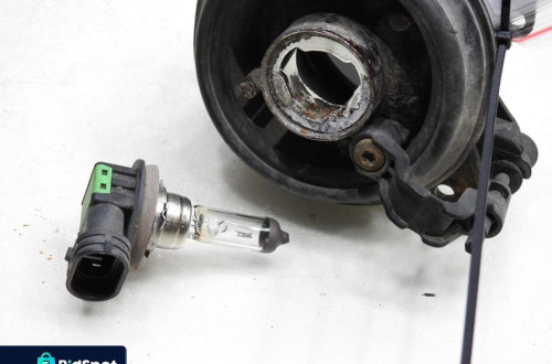HALOGEN PRAWY MERCEDES W212 A2128201056