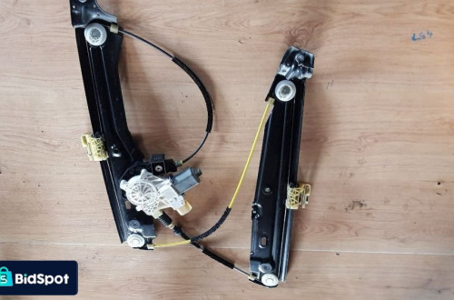 BMW 7 F01 F02 PODNOŚNIK SZYBY  PRAWY PRZÓD  7182086 CAŁA 7 F02 NA CZĘŚCI