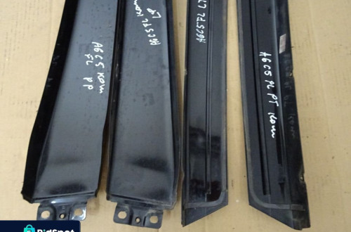 LISTWA OSŁONA DRZWI AUDI A6 C5 LIFT KOMBI NR76