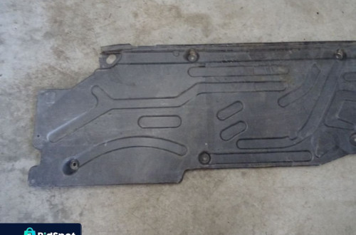 OSŁONA OBUDOWA POD SILNIK PRAWA MERCEDES W203 SEDAN NR95
