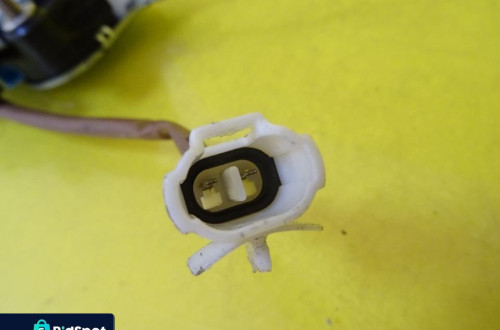 PODNOŚNIK SZYB PRAWY TYŁ SUZUKI LIANA MECHANIZM ELEKTRYCZNY NR416