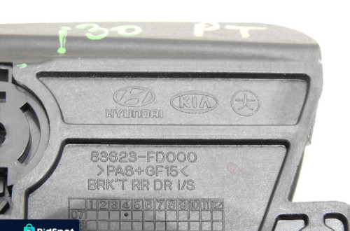 KLAMKA DRZWI PRAWY TYŁ HYUNDAI i30 I 83623-FD000