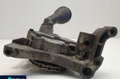 Vw Golf V 1.6 FSI POMPA OLEJU 03C115105H