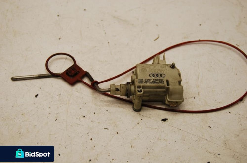 SIŁOWNIK WLEWU PALIWA 8E0862153 AUDI A4 B6 B7