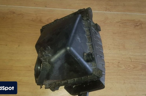 AUDI A4 B6 2.4 OBUDOWA FILTRA POWIETRZA