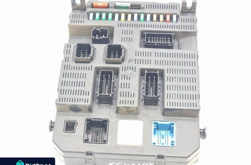 SKRZYNKA BEZPIECZNIKÓW CITROEN C4 9693798580