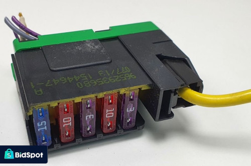 SKRZYNKA BEZPIECZNIKÓW CITROEN C5 X7 9652935680