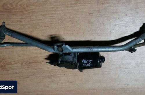 AUDI A6 C5 LIFT MECHANIZM WYCIERACZEK  PRZÓD