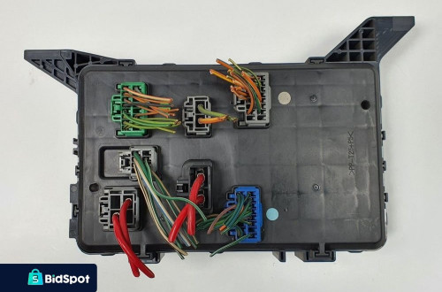 SKRZYNKA BEZPIECZNIKÓW FORD MONDEO MK3