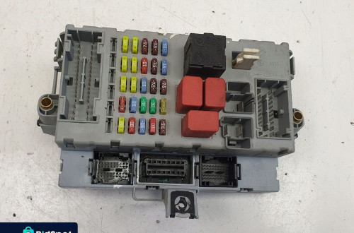Fiat Croma II SKRZYNKA BEZPIECZNIKÓW BSI 46846746