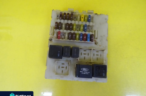 SKRZYNKA BEZPIECZNIKÓW FORD FOCUS MK1 518239603 / 98AG14A073CE H3 NR50