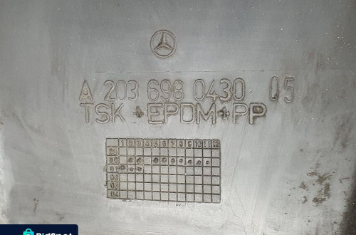 NADKOLE PRAWY TYŁ MERCEDES W203 A2036980430 SEDAN