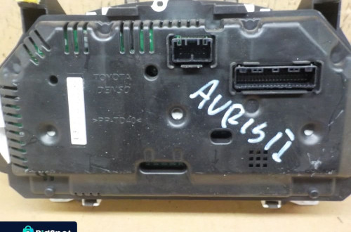 TOYOTA AURIS II LICZNIK ZEGARY UK