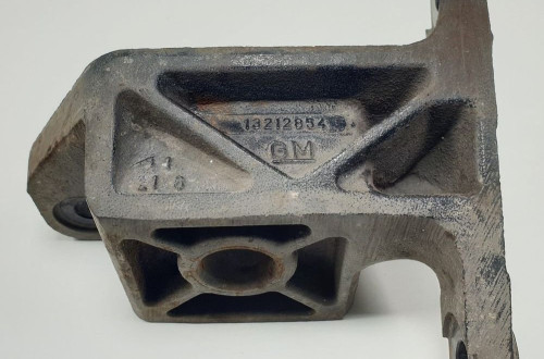 ŁAPA SILNIKA OPEL AGILA A 1.2 13212854