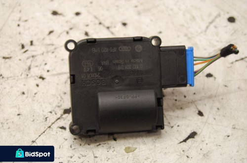 SILNICZEK REGULACJI NAWIEWU 4F0820511B AUDI A6 C6 0132801369