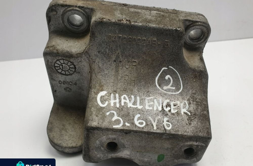 Challenger 3.6 V6 WSPORNIK ŁAPA SILNIKA 04726022AB