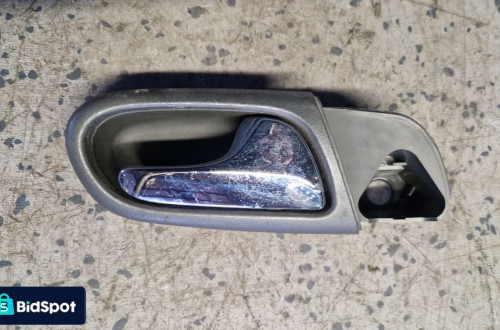 MERCEDES VANEO W414 KLAMKA WEWNĘTRZNA PRAWA A4147601161