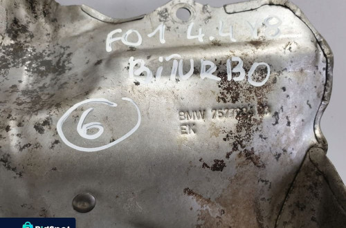 BMW F01 F02 750 i 4.4 V8 OSŁONA TERMICZNA 7577004