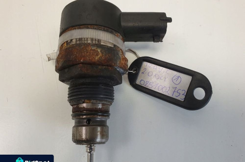 Opel Vivaro 2.0 DCI CZUJNIK PALIWA zawór