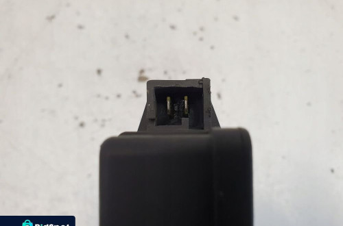 Volvo S40 V40 1.9 D SIŁOWNIK KLAPKI WLEWU PALIWA