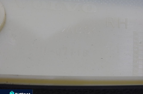 OSŁONA SŁUPKA ŚRODKOWEGO PRAWA VOLVO XC90 I