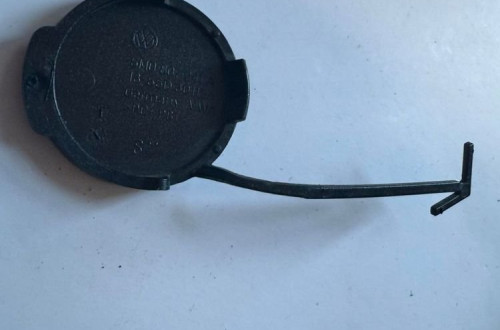 VW GOLF VI PLUS 10r. - ZAŚLEPKA HAKA ZDERZAKA PRZÓD 5M0807241A