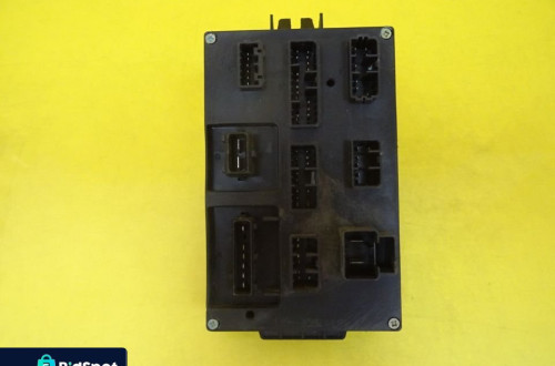 SKRZYNKA BEZPIECZNIKÓW ALFA ROMEO 166 LIFT NR19