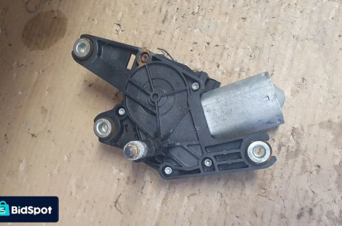 SILNIK WYCIERACZKI TYŁ MB W204 KOMBI 530 29 912