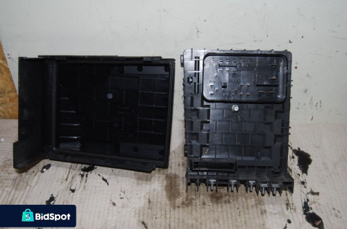 SKRZYNKA BEZPIECZNIKÓW 1K0937125 2.0 TDI AUDI VW