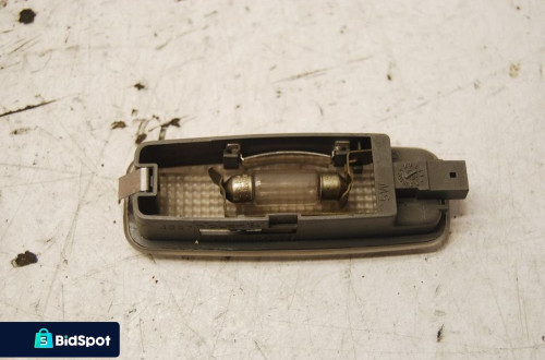 LAMPKI OŚWIETLENIA KABINY 8L0947105A AUDI A3 8L A4 A6