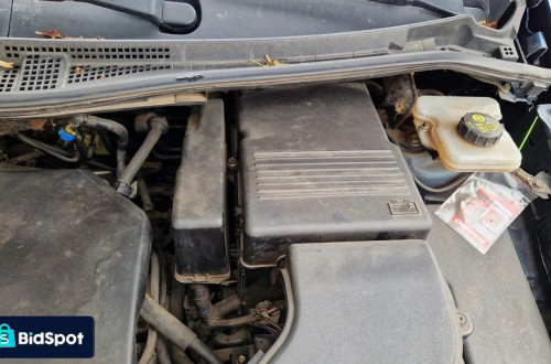 MAZDA 5 POKRYWA AKUMULATORA