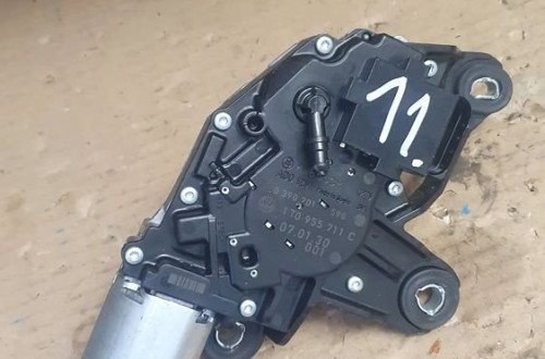 SILNICZEK WYCIERACZKI TYŁ VW TOURAN nr 1T0955711C / 0390201598