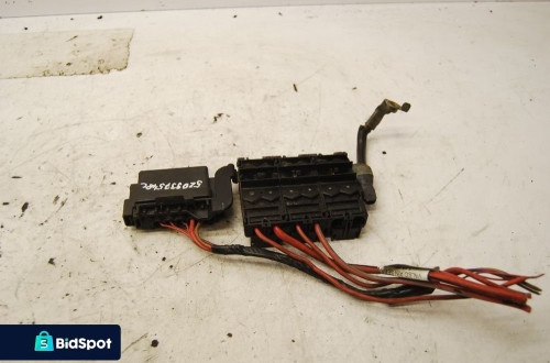 SKRZYNKA BEZPIECZNIKÓW 5Z0937548C VW POLO IV 1.2 PASSAT B5