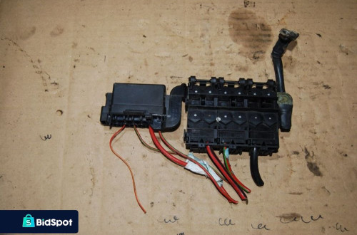 SKRZYNKA BEZPIECZNIKÓW 5Z0937548C VW POLO IV 1.2 PASSAT B5