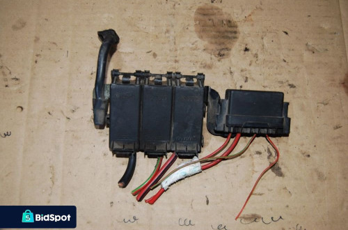 SKRZYNKA BEZPIECZNIKÓW 5Z0937548C VW POLO IV 1.2 PASSAT B5