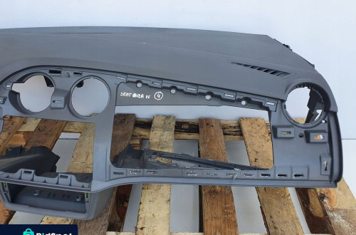 Seat Ibiza IV DESKA ROZDZIELCZA KONSOLA europa