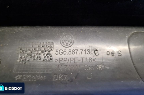 VOLKSWAGEN GOLF VII OSŁONA KLAPY TYŁ LEWA 5G6867713C