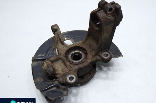 PIASTA ZWROTNICA LEWY PRZÓD VOLVO V70 III 2.5T