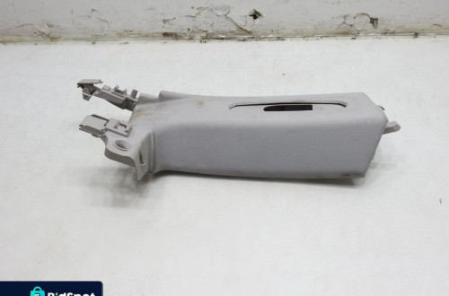 PLASTIK OSŁONA SŁUPKA PRAWY ŚRODEK 407 COUPE