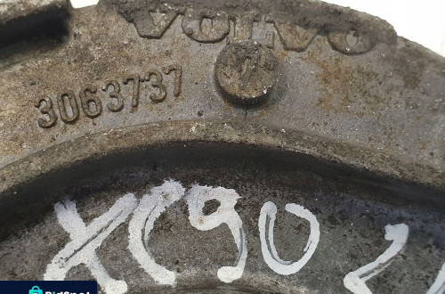 Volvo XC90 2.4 D5 POMPA OLEJU olejowa 3063737